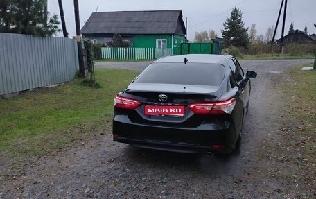 Toyota Camry, 2019 год, 2 100 000 рублей, 1 фотография