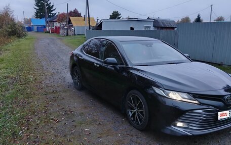 Toyota Camry, 2019 год, 2 100 000 рублей, 2 фотография