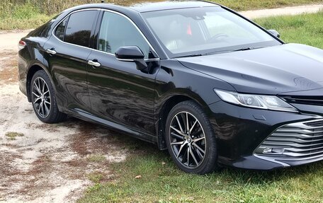 Toyota Camry, 2019 год, 2 100 000 рублей, 10 фотография