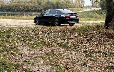 Toyota Camry, 2019 год, 2 100 000 рублей, 13 фотография