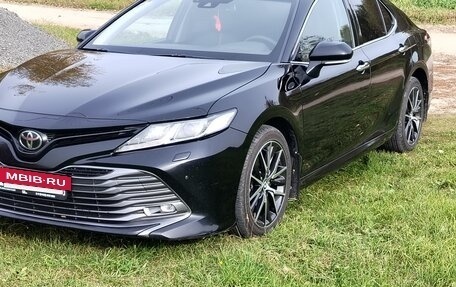 Toyota Camry, 2019 год, 2 100 000 рублей, 11 фотография