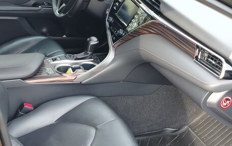 Toyota Camry, 2019 год, 2 100 000 рублей, 21 фотография