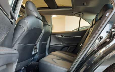Toyota Camry, 2023 год, 4 300 000 рублей, 10 фотография