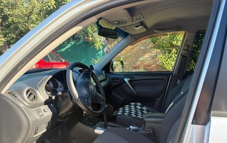 Toyota RAV4, 2004 год, 888 000 рублей, 8 фотография