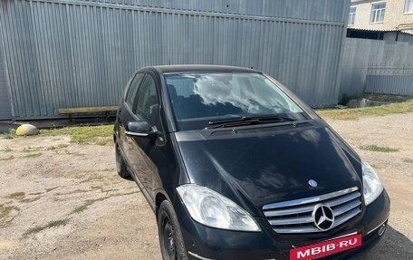 Mercedes-Benz A-Класс, 2010 год, 800 000 рублей, 8 фотография