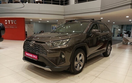 Toyota RAV4, 2020 год, 2 450 000 рублей, 1 фотография