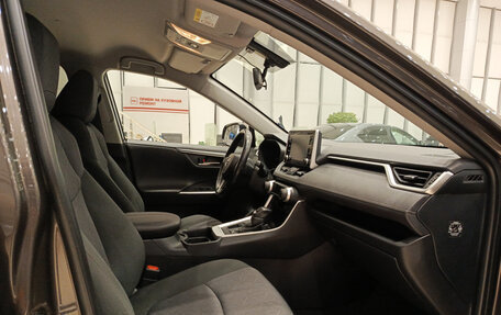 Toyota RAV4, 2020 год, 2 450 000 рублей, 13 фотография