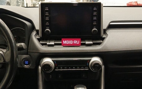 Toyota RAV4, 2020 год, 2 450 000 рублей, 18 фотография