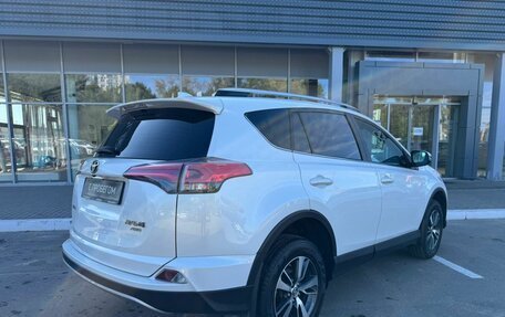 Toyota RAV4, 2018 год, 2 380 000 рублей, 5 фотография