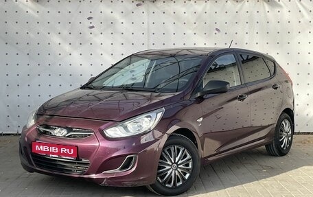 Hyundai Solaris II рестайлинг, 2013 год, 830 000 рублей, 1 фотография