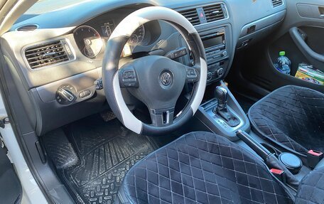 Volkswagen Jetta VI, 2013 год, 1 100 000 рублей, 8 фотография