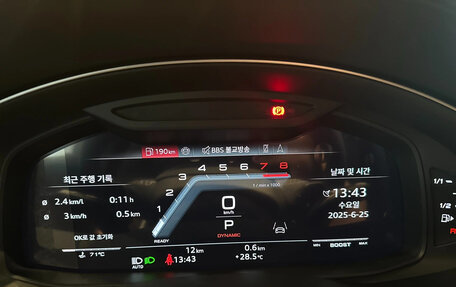 Audi SQ7, 2025 год, 18 570 000 рублей, 9 фотография