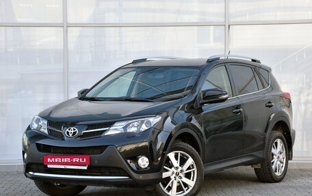 Toyota RAV4, 2015 год, 2 349 000 рублей, 2 фотография