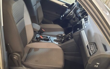 Volkswagen Tiguan II, 2020 год, 1 880 000 рублей, 10 фотография