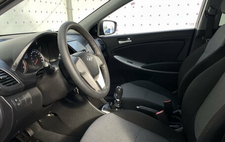 Hyundai Solaris II рестайлинг, 2013 год, 830 000 рублей, 11 фотография