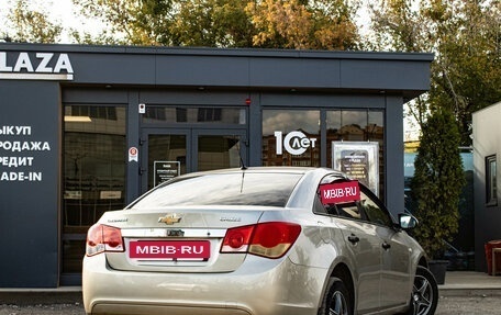 Chevrolet Cruze II, 2011 год, 749 000 рублей, 3 фотография