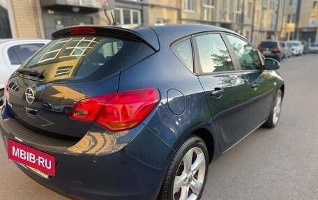 Opel Astra J, 2011 год, 690 000 рублей, 3 фотография