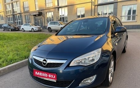 Opel Astra J, 2011 год, 687 000 рублей, 1 фотография