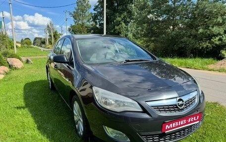 Opel Astra J, 2010 год, 750 000 рублей, 2 фотография
