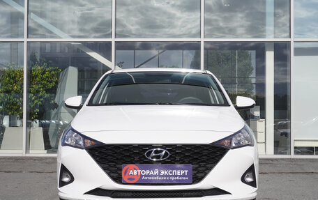 Hyundai Solaris II рестайлинг, 2021 год, 1 633 000 рублей, 2 фотография