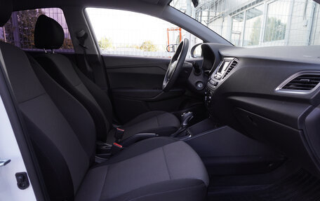 Hyundai Solaris II рестайлинг, 2021 год, 1 633 000 рублей, 18 фотография