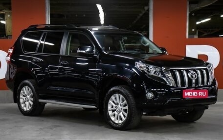 Toyota Land Cruiser Prado 150 рестайлинг 2, 2016 год, 3 498 000 рублей, 3 фотография