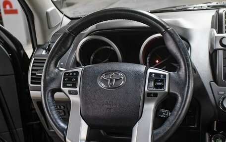 Toyota Land Cruiser Prado 150 рестайлинг 2, 2016 год, 3 498 000 рублей, 17 фотография