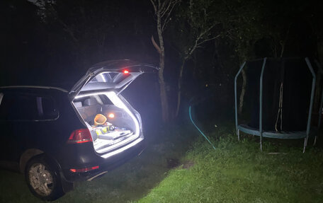 Volkswagen Touareg III, 2011 год, 2 000 000 рублей, 2 фотография