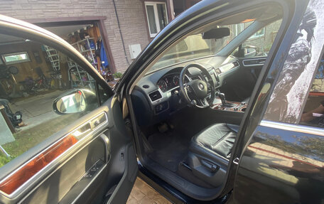 Volkswagen Touareg III, 2011 год, 2 000 000 рублей, 11 фотография