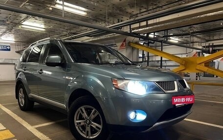 Mitsubishi Outlander III рестайлинг 3, 2008 год, 999 000 рублей, 4 фотография