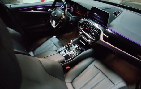 BMW 5 серия, 2019 год, 2 555 000 рублей, 2 фотография