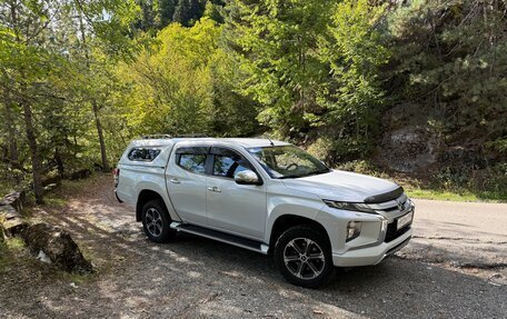 Mitsubishi L200 IV рестайлинг, 2018 год, 3 300 000 рублей, 2 фотография