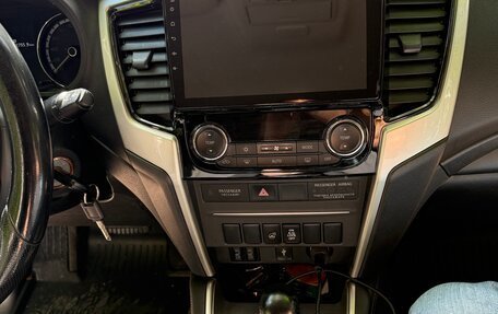 Mitsubishi L200 IV рестайлинг, 2018 год, 3 300 000 рублей, 5 фотография