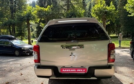 Mitsubishi L200 IV рестайлинг, 2018 год, 3 300 000 рублей, 8 фотография
