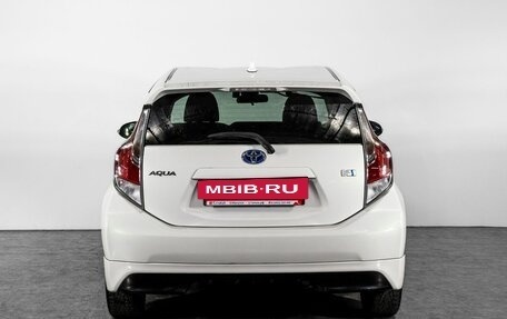 Toyota Aqua I, 2016 год, 949 000 рублей, 4 фотография