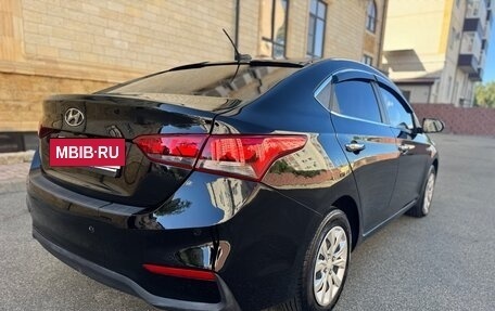 Hyundai Solaris II рестайлинг, 2017 год, 970 000 рублей, 4 фотография