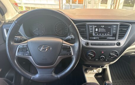 Hyundai Solaris II рестайлинг, 2017 год, 970 000 рублей, 20 фотография