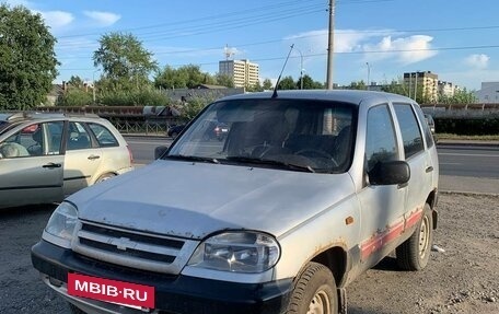 Chevrolet Niva I рестайлинг, 2003 год, 120 000 рублей, 2 фотография