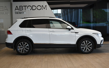 Volkswagen Tiguan II, 2021 год, 2 349 000 рублей, 4 фотография