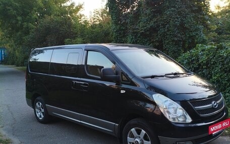 Hyundai Grand Starex Grand Starex I рестайлинг 2, 2010 год, 1 550 000 рублей, 2 фотография