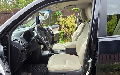 Toyota Land Cruiser Prado 150 рестайлинг 2, 2017 год, 3 300 000 рублей, 3 фотография