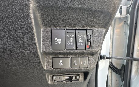 Honda Freed II, 2019 год, 1 800 000 рублей, 18 фотография