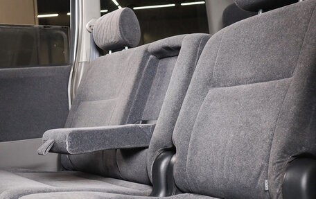 Toyota Noah III, 2002 год, 1 149 000 рублей, 15 фотография