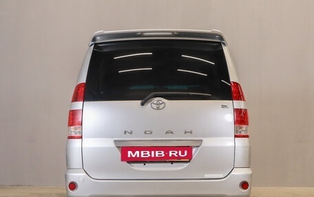 Toyota Noah III, 2002 год, 1 149 000 рублей, 6 фотография