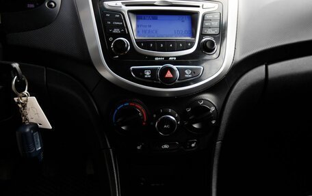 Hyundai Solaris II рестайлинг, 2013 год, 668 000 рублей, 9 фотография