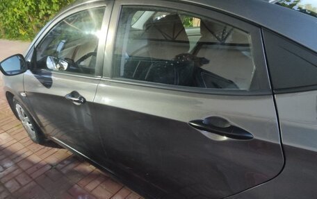 Hyundai Solaris II рестайлинг, 2011 год, 715 000 рублей, 4 фотография
