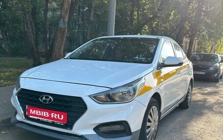 Hyundai Solaris II рестайлинг, 2019 год, 920 000 рублей, 3 фотография