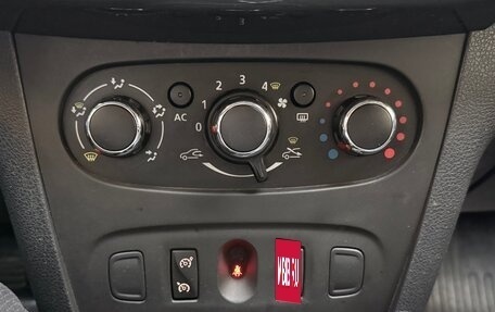 Renault Sandero II рестайлинг, 2014 год, 690 000 рублей, 9 фотография