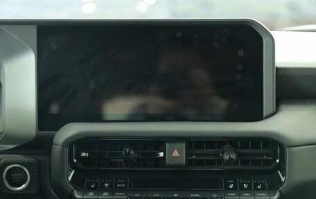 Toyota Land Cruiser Prado, 2024 год, 11 700 000 рублей, 16 фотография