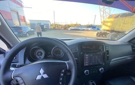 Mitsubishi Pajero IV, 2011 год, 2 050 000 рублей, 9 фотография